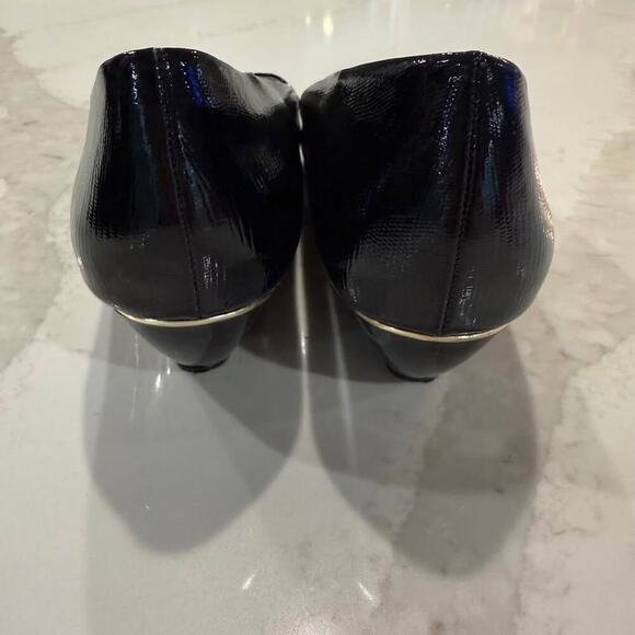 Alfani Step n Flex Peep Toe Patent Wedge Pump Heels Women's 11M Black/Gold Trim - Picture 4 of 9